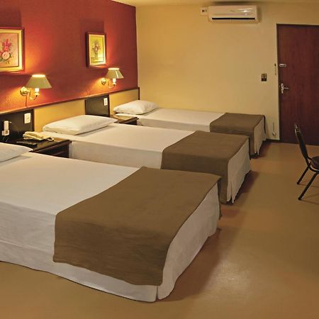 Lira Hotel Curitiba Luaran gambar