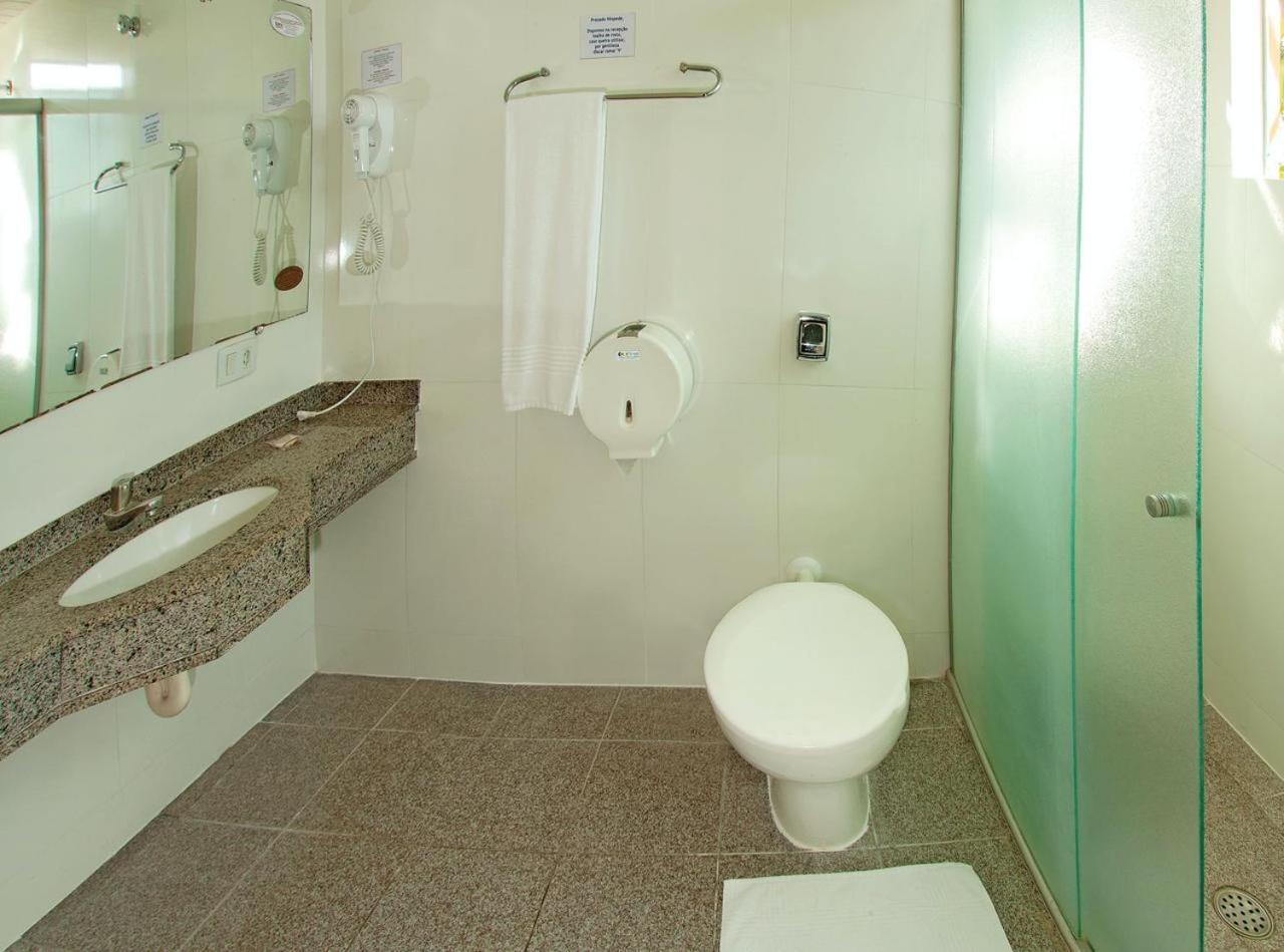 Lira Hotel Curitiba Luaran gambar
